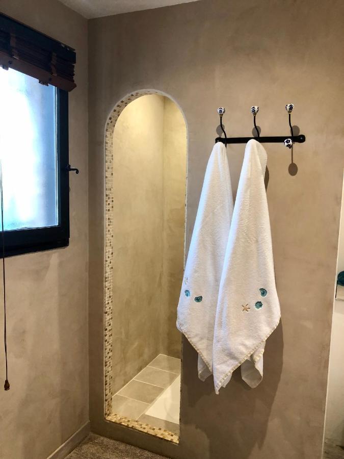 Longo Mai Bed and Breakfast Sillans-la Cascade Εξωτερικό φωτογραφία