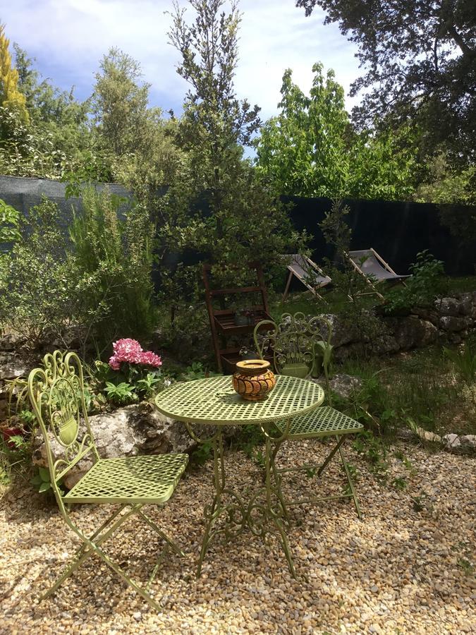 Longo Mai Bed and Breakfast Sillans-la Cascade Εξωτερικό φωτογραφία
