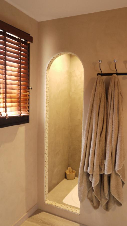 Longo Mai Bed and Breakfast Sillans-la Cascade Εξωτερικό φωτογραφία