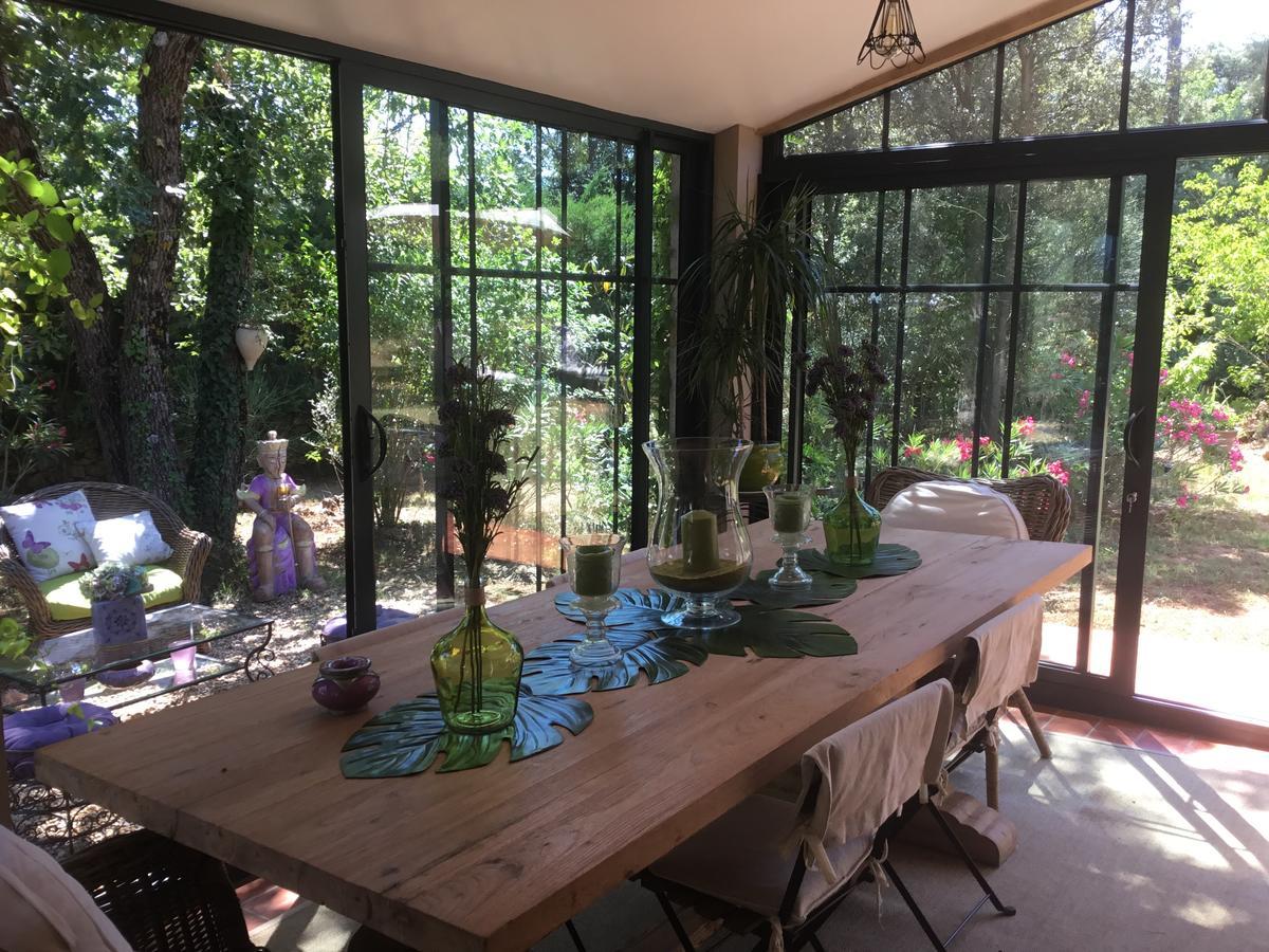 Longo Mai Bed and Breakfast Sillans-la Cascade Εξωτερικό φωτογραφία