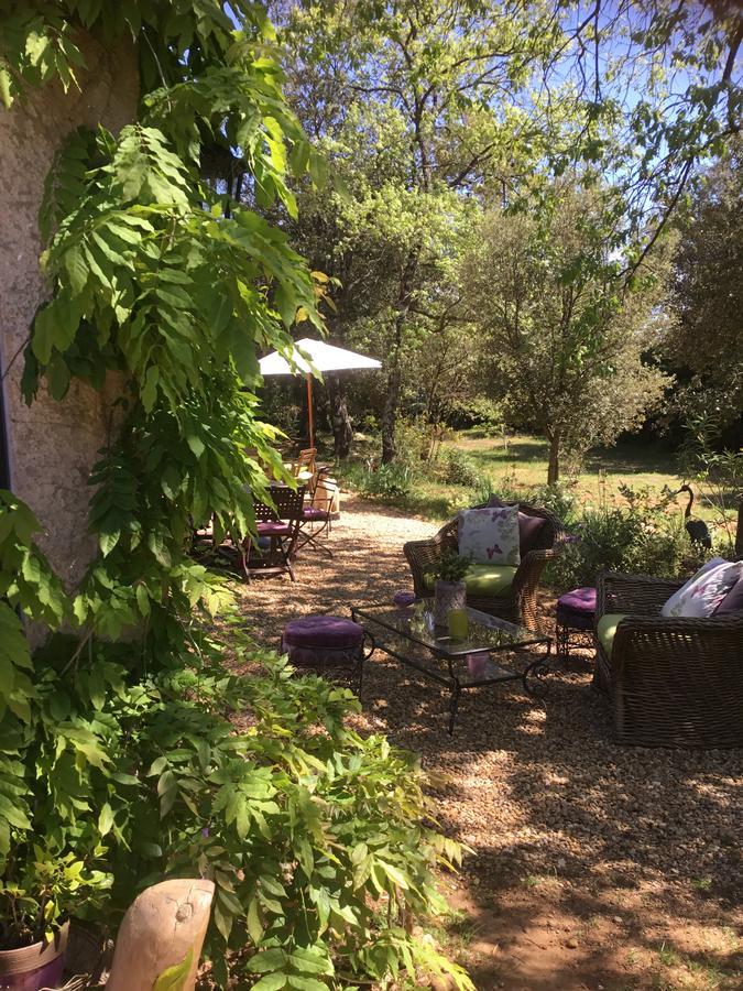 Longo Mai Bed and Breakfast Sillans-la Cascade Εξωτερικό φωτογραφία