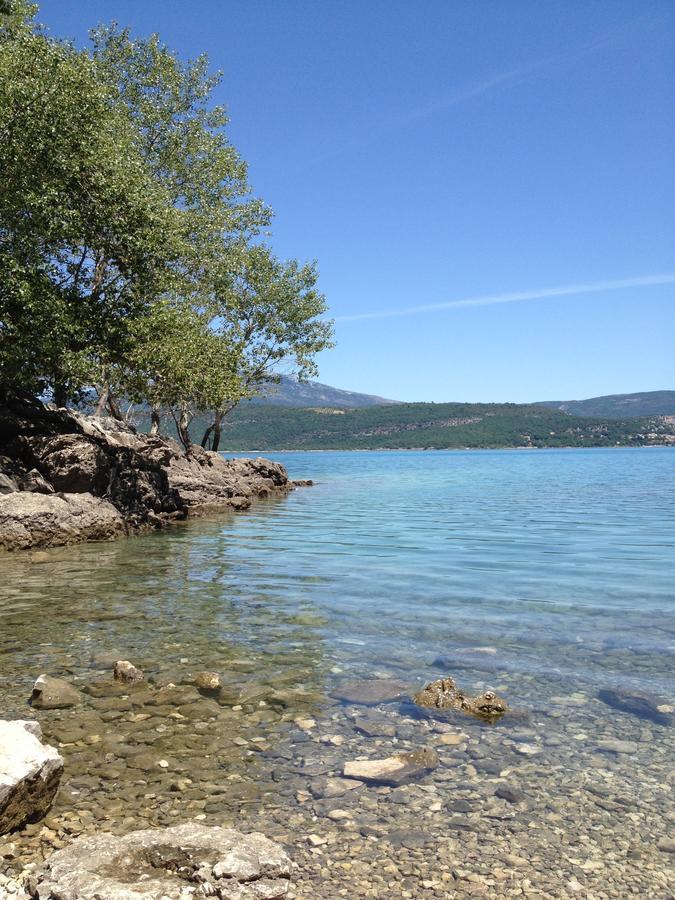 Longo Mai Bed and Breakfast Sillans-la Cascade Εξωτερικό φωτογραφία