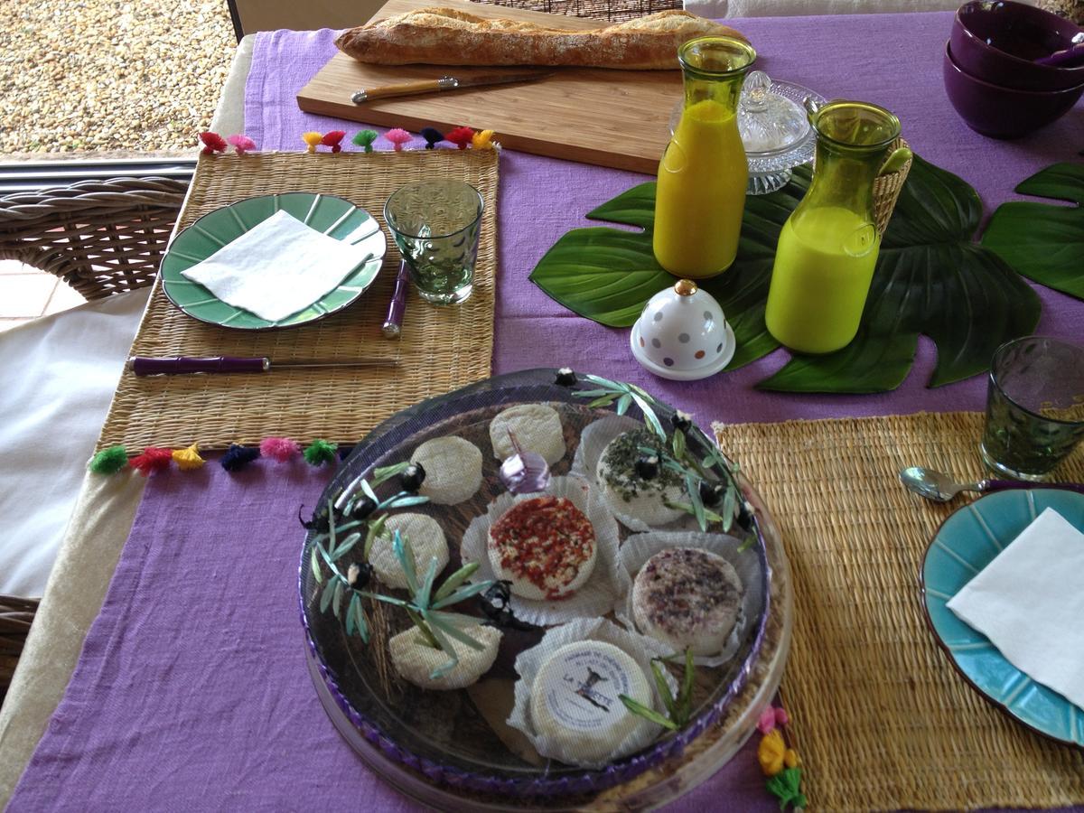 Longo Mai Bed and Breakfast Sillans-la Cascade Εξωτερικό φωτογραφία