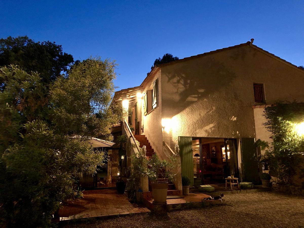 Longo Mai Bed and Breakfast Sillans-la Cascade Εξωτερικό φωτογραφία